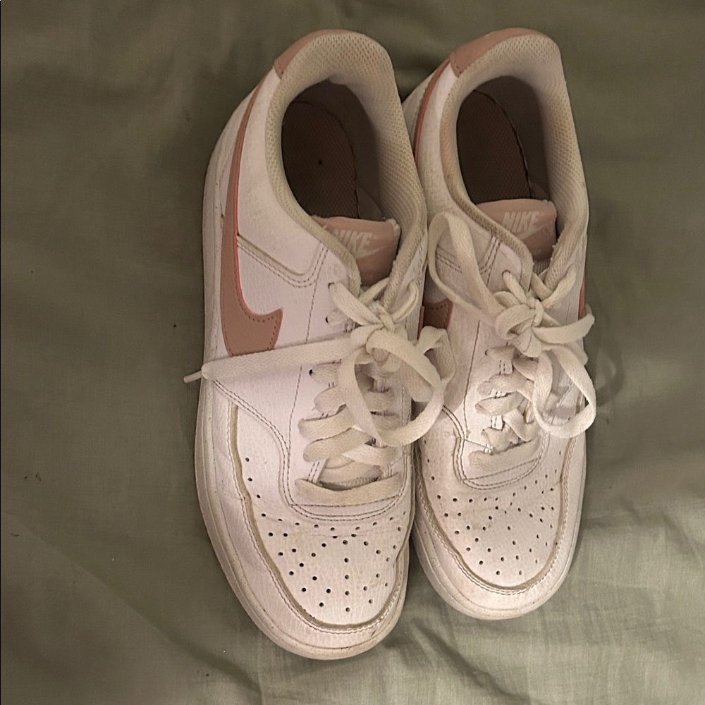 Nike White and Light Pink Athletic Shoes